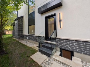 007-1526 Garnet Avenue-PXL_20251014_210349568